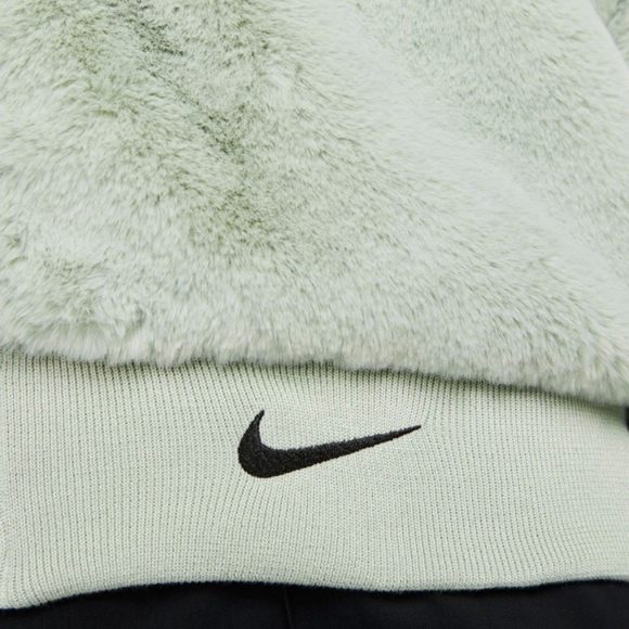NWT Nike Sportwear Essentials Faux Fur Full Zip Jacket in Grey Haze Size… - Picture 5 of 5
